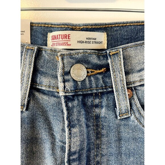 NWT Signature Levis Women's Heritage High Rise Straight Jeans Raw Hem 4/27 light - Picture 5 of 6